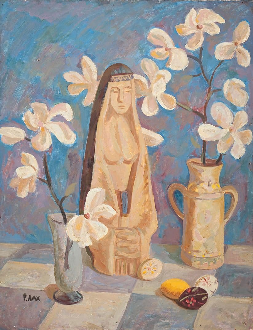 Магнолія з дерев’яною скульптурою