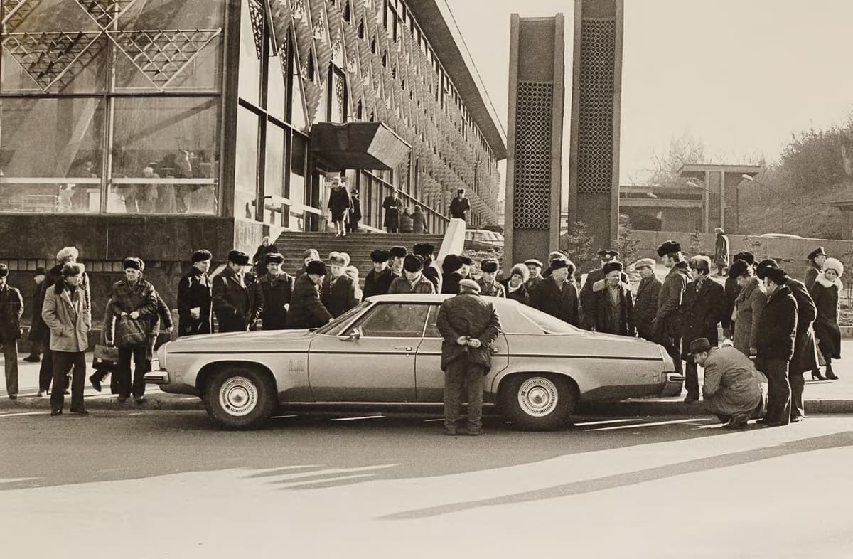 Американська машина в Києві